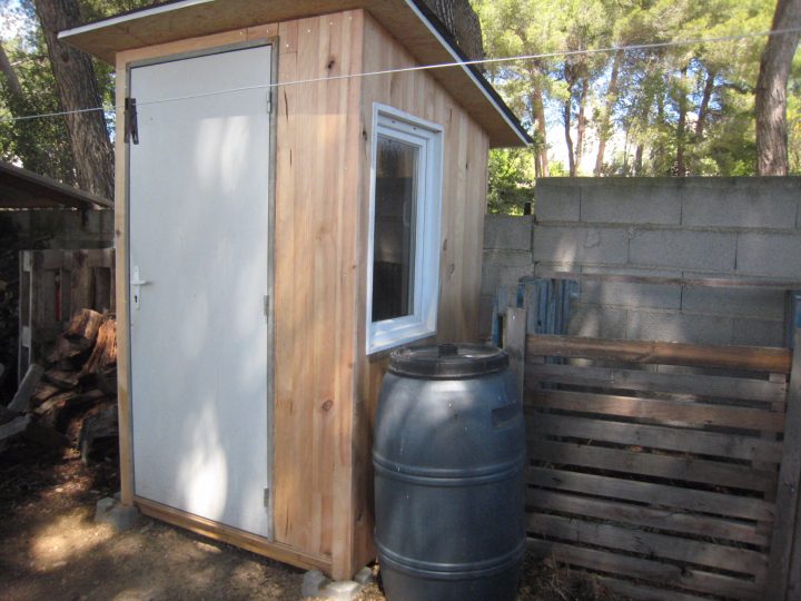 Des Toilettes Sèches Au Fond Du Jardin – Créations Et concernant Fabrication Toilette Seche Des Toilettes Sèches Au Fond Du Jardin – Créations Et concernant Fabrication Toilette Seche
