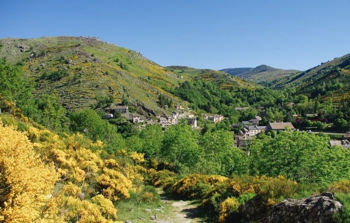 Du Puy-En-Velay À Chasseradès, Randonnée Chemin De Stevenson destiné Chemin De Stevenson Hébergement