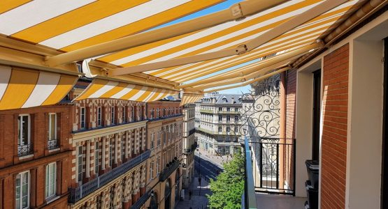 Entreprise Stores Toulouse. Store Intérieur & Extérieur encequiconcerne Rideaux Obscurité Totale