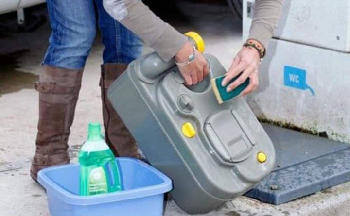 Entretien Des Wc Du Camping-Car: 7 Conseils Et Astuces En à Toilette Camping Car