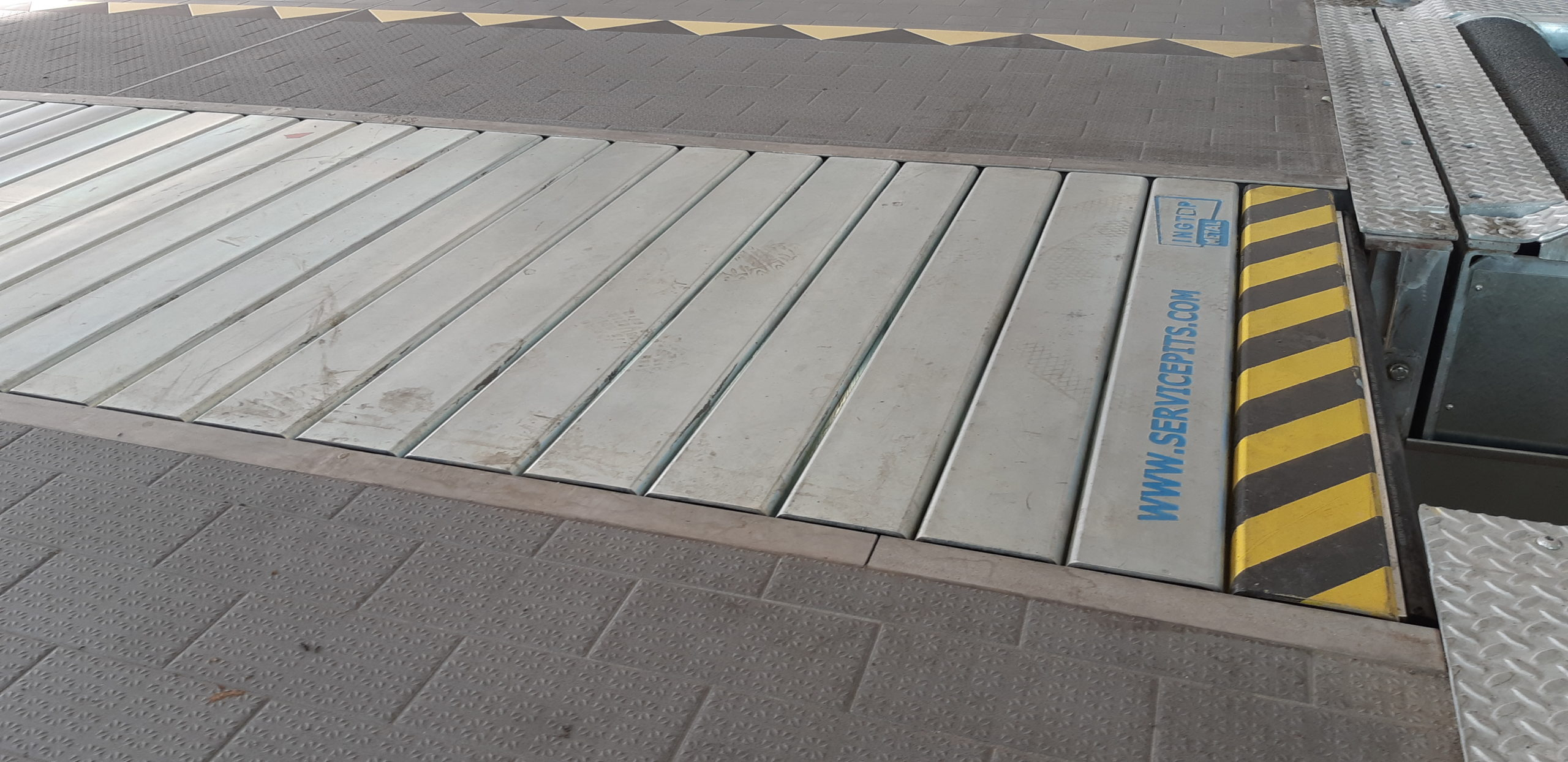 Equindus - Ingtop Métal - Système De Recouvrement De Fosse destiné Rideau Pour Garage Equindus - Ingtop Métal - Système De Recouvrement De Fosse destiné Rideau Pour Garage