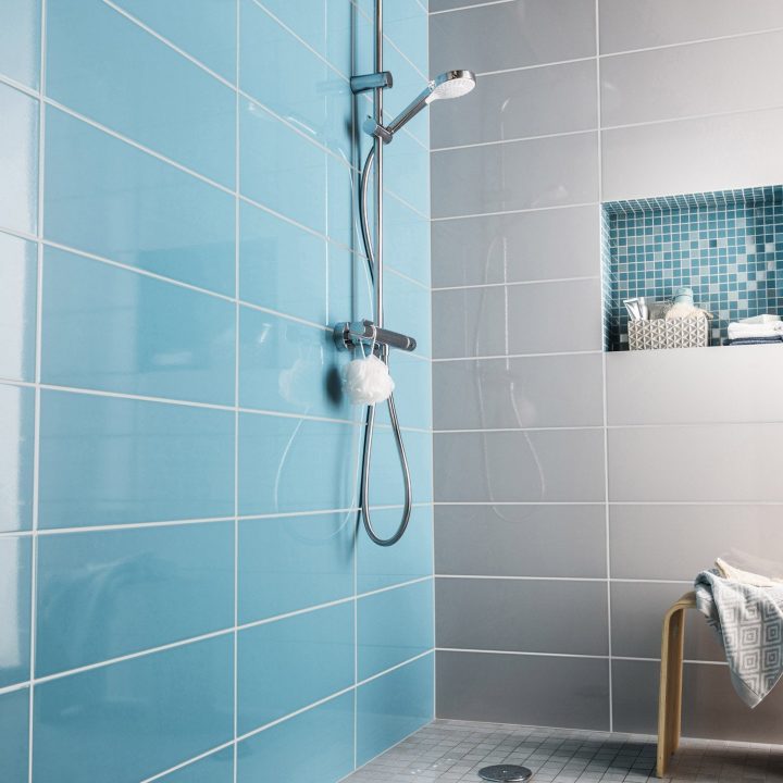 Faïence Mur Bleu Atoll N°3, Loft Brillant L.20 X L.50.2 Cm encequiconcerne Pose Douche Leroy Merlin
