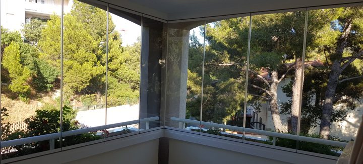 Fermeture De Balcon En Angle Par Un Rideau De Verre À pour Rideau De Verre Pour Balcon