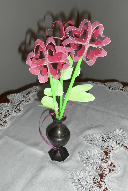 Fleurs En Rouleau De Papier Toilettes – Récupération – La encequiconcerne Fleur Avec Rouleau Papier Toilette