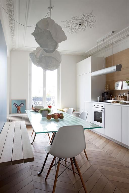 Haussmann Apartment, Paris | Banquette Salle À Manger destiné Lustre De Salle À Manger