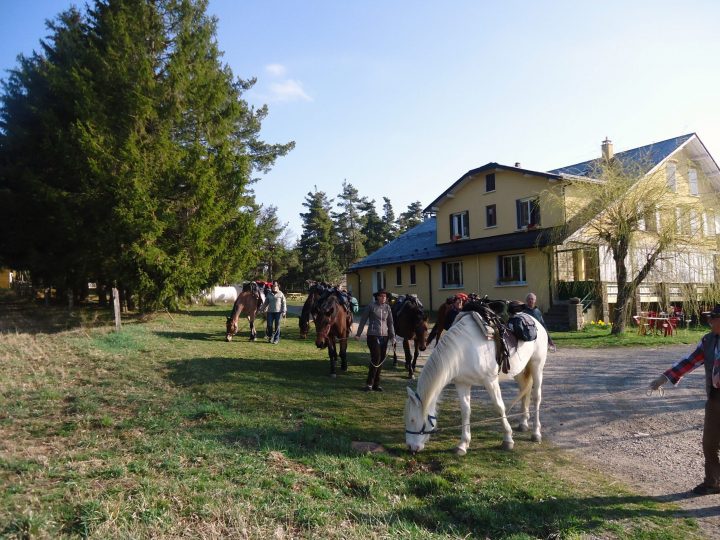 Hôtel Restaurant Des Sources – Le Chemin De Stevenson serapportantà Chemin De Stevenson Hébergement