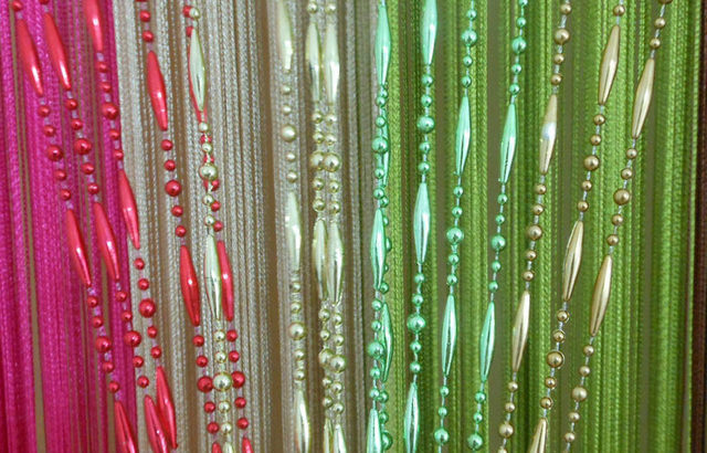 Idée Déco Pour Vos Fenêtres : Les Rideaux De Perles serapportantà Rideau En Perle