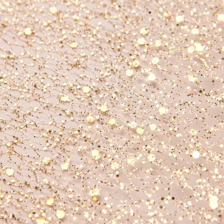 Idées De Décoration Pour Une Communion – Maplusbelledeco tout Chemin De Table Doré