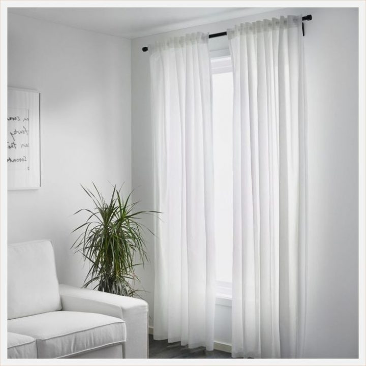 Impressionné Tringle Rideau Extensible Par Rouge Intérieur serapportantà Tringle À Rideau Sans Perçage