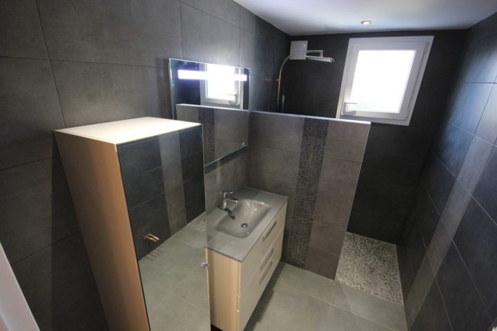 Installer Une Douche Italienne : Mode D'Emploi ! Avantages pour Installer Douche Italienne Renovation Installer Une Douche Italienne : Mode D'Emploi ! Avantages pour Installer Douche Italienne Renovation