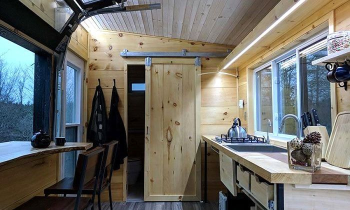 Intérieur Fonctionnel D'Une Tiny House © Cabinscape concernant Toilette Seche Interieur Maison