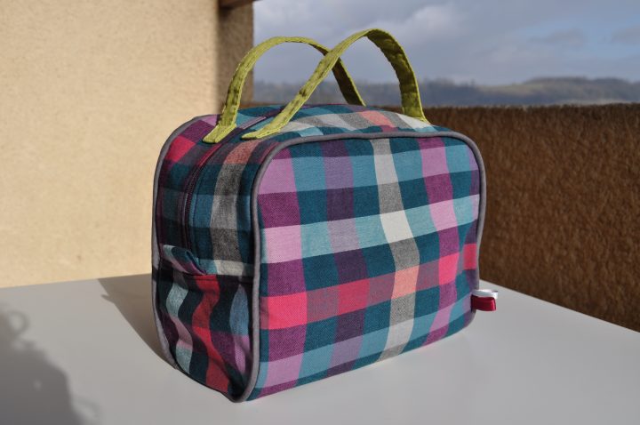 Jolie Trousse Pour Jolie Maman | Mains Gauches Et Doigts dedans Trousse De Toilette Crochet