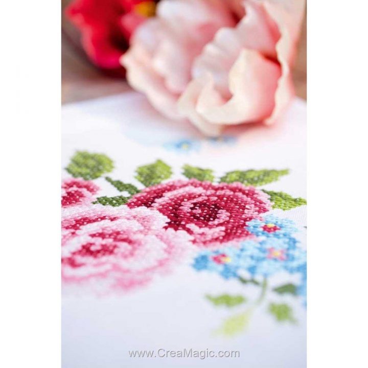 Kit Chemin De Table Vervaco En Broderie Traditionnelle serapportantà Chemin De Table Fleur