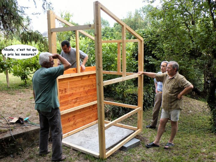 La Construction Des Toilettes Seches Au Jardin – Terra encequiconcerne Fabrication Toilette Seche