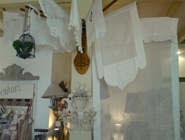 La Demoiselle D'Avignon: Mini-Rideaux, Brise-Bises tout Rideaux Mathilde La Demoiselle D'Avignon: Mini-Rideaux, Brise-Bises tout Rideaux Mathilde