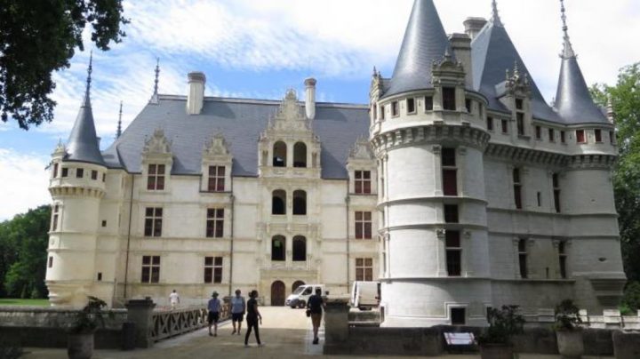 La Renaissance Du Château D'Azay-Le-Rideau concernant Saint Algue Azay Le Rideau