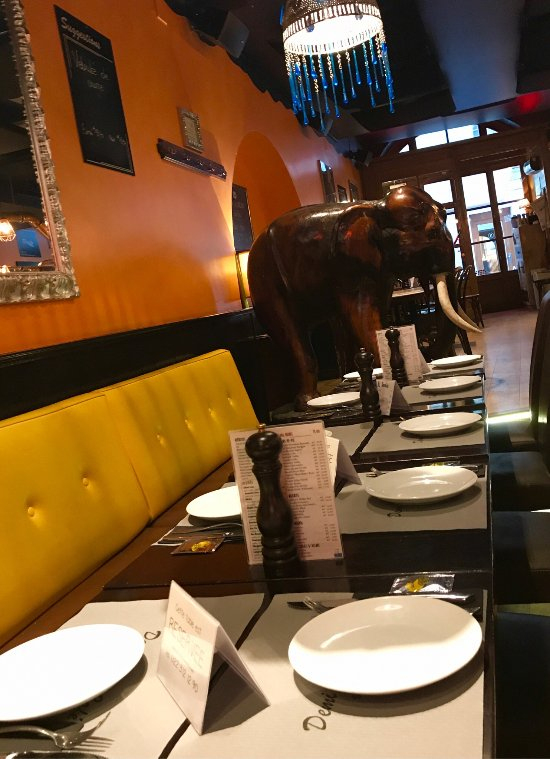 Le Demi-Lune Cafe & La Salle A Manger, Geneva – Cité à Restaurant La Salle À Manger