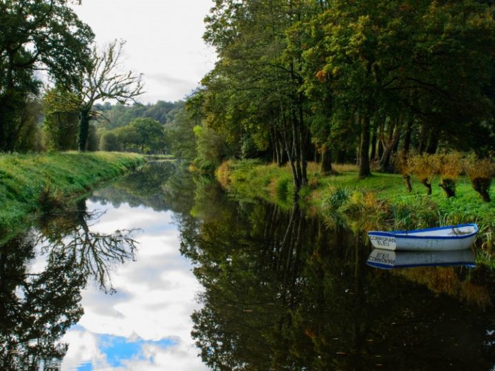 Le Long Du Canal De Nantes À Brest – Destination France tout Chemin De Halage Canal De Nantes À Brest