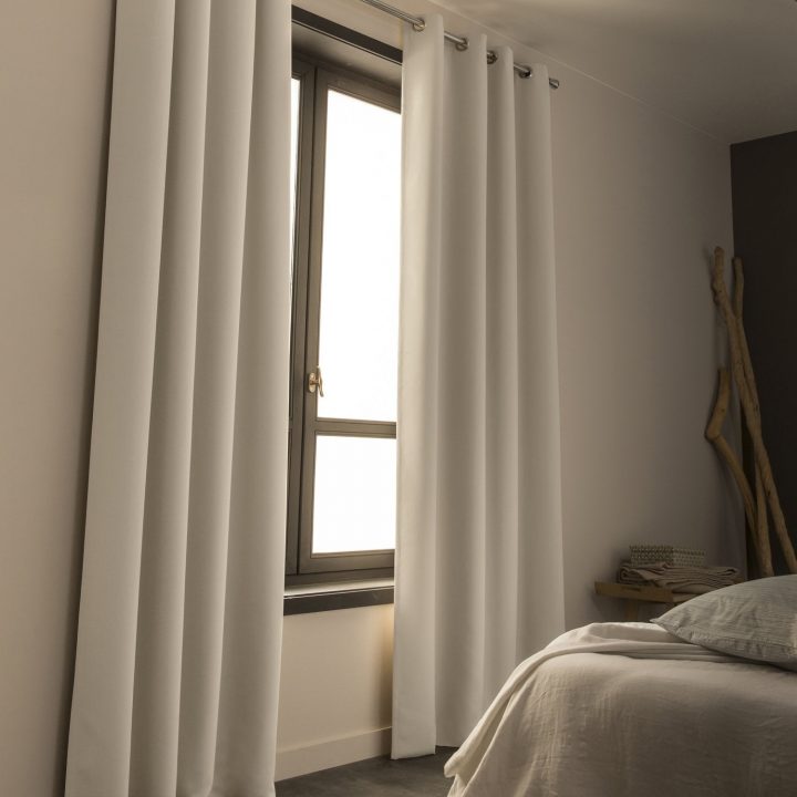 Le Rideau Occultant Qui Stoppe La Lumière | Leroy Merlin pour Rideaux Pour Veranda Leroy Merlin Le Rideau Occultant Qui Stoppe La Lumière | Leroy Merlin pour Rideaux Pour Veranda Leroy Merlin