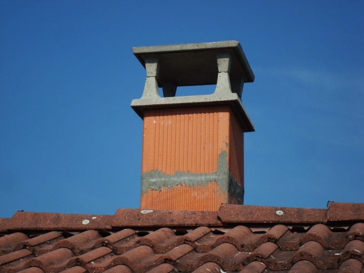 Les Travaux Du Printemps 2010 concernant Chapeau Pour Cheminée