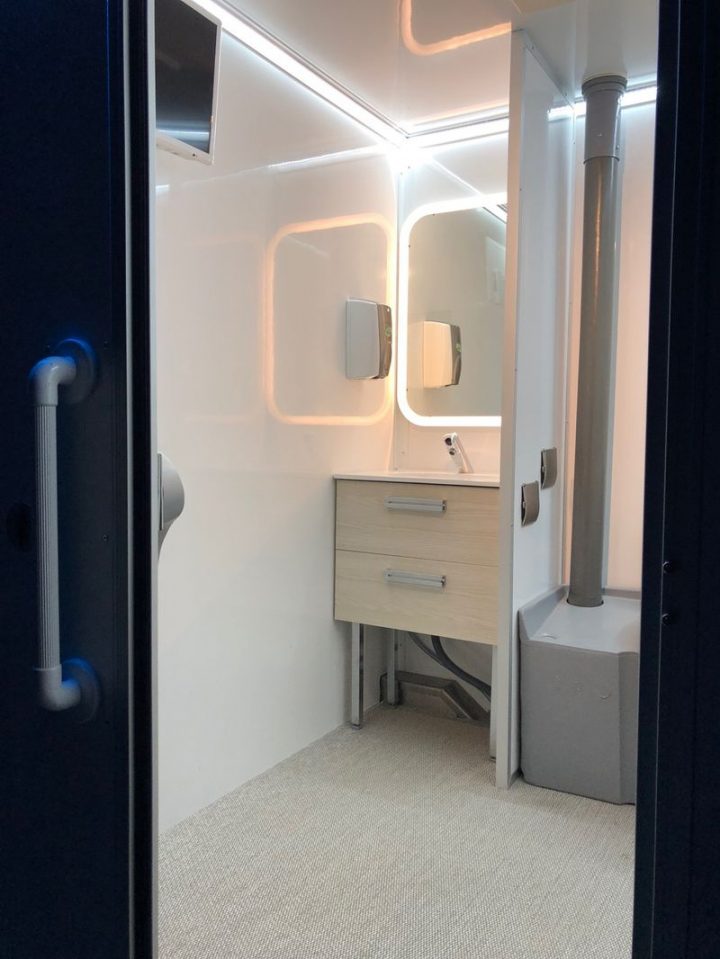 Location Caravanes-Premium-Wc-Mobiles – Bio Sanitaire Location concernant Douche Mobile Location Location Caravanes-Premium-Wc-Mobiles – Bio Sanitaire Location concernant Douche Mobile Location
