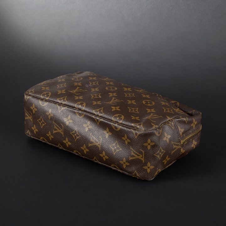 Louis Vuitton. Trousse De Toilette En Cuir – 2013050024 concernant Trousse De Toilette Louis Vuitton