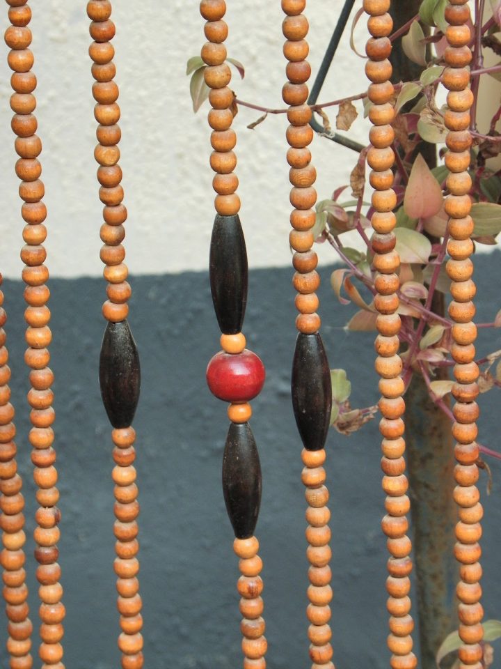 Lucie La Chineuse: Beau Rideau De Porte De Perles En Bois serapportantà Rideaux De Perles Pour Portes