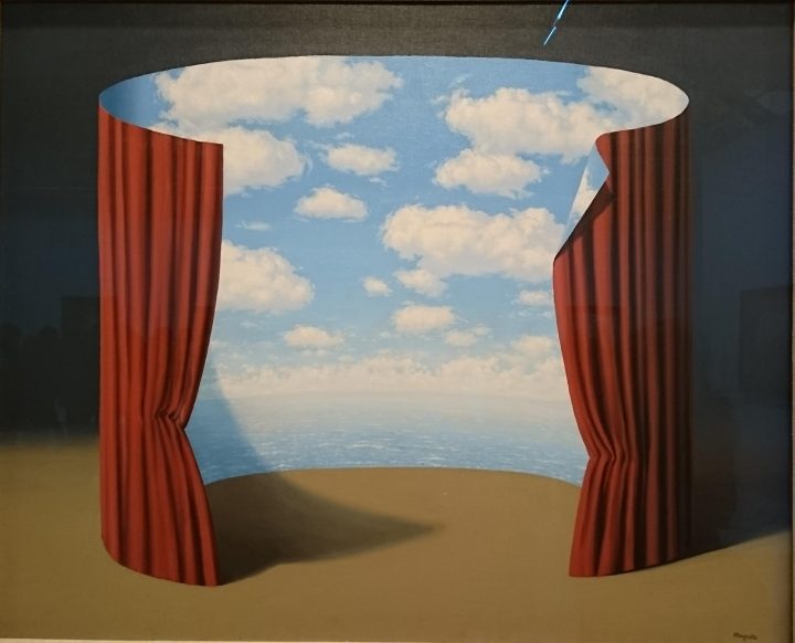 Magritte – La Trahison Des Images | Muriel Braud pour Rideau Trompe L Oeil Magritte – La Trahison Des Images | Muriel Braud pour Rideau Trompe L Oeil