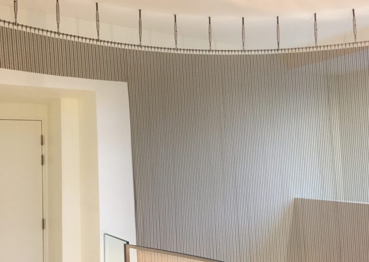 Maille Metal : Mies à Rideau Maille Métallique Maille Metal : Mies à Rideau Maille Métallique