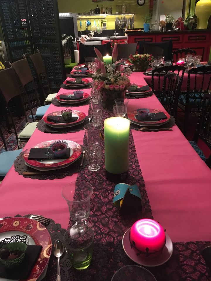 #Maplusbelledeco Chemin De Table Et Napperon Dentelle Noir dedans Chemin De Table Fushia