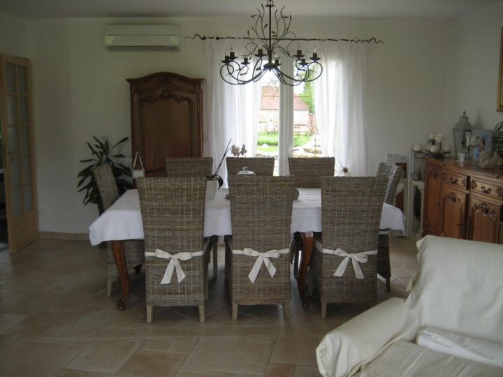 Mes Nouvelles Chaises J'Adore Et J'Ai Enlevé Mes Rideaux encequiconcerne Rideaux Salle À Manger