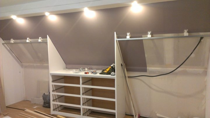 Nico & Stef: Dressing Sur Mesure – Partie 1 serapportantà Rideau Placard Sous Pente