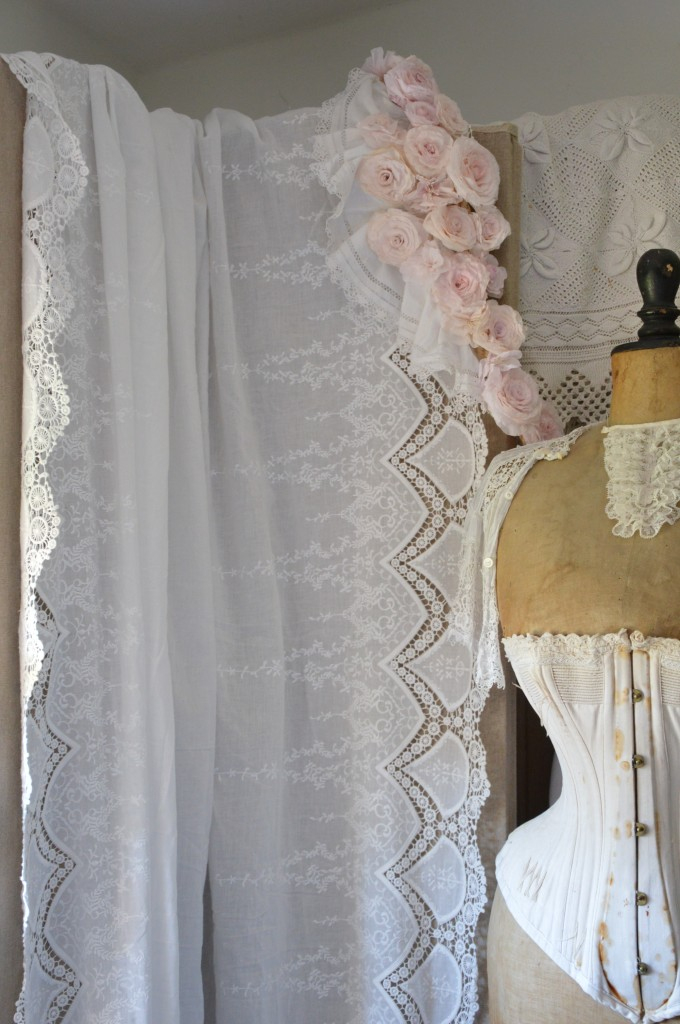 Nouveaux Tissus Romantiques Shabby | Le Grenier D'Alice concernant Rideaux Romantiques