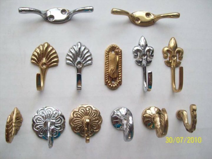 Paire De Cuivre Et Chrome Embrasse Rideau / Embrasse à Support Embrasse Rideau Paire De Cuivre Et Chrome Embrasse Rideau / Embrasse à Support Embrasse Rideau