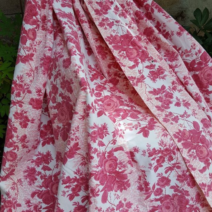 Paire De Rideaux En Tissu Fleuri De Roses Boussac Romanex concernant Rideaux Fleuris