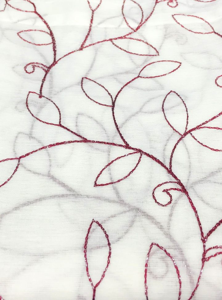 Paire De Rideaux Noemi Moderne Broderie De Feuilles De intérieur Rideaux Sur Mesure Bordeaux