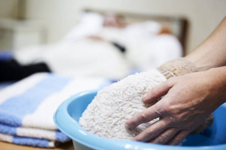 Personnes Handicapées : Le Service De Soins Infirmiers À à Toilette Personne Agée