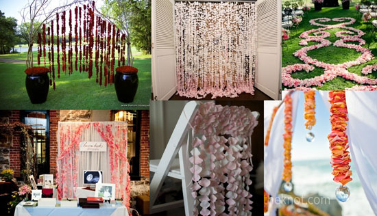 Pétales De Roses Synthétiques En Décoration De Mariage concernant Rideaux A Fleurs