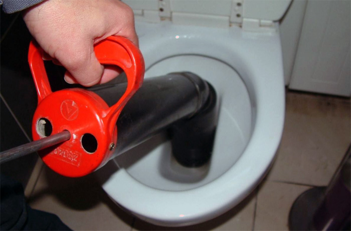 comment deboucher un wc