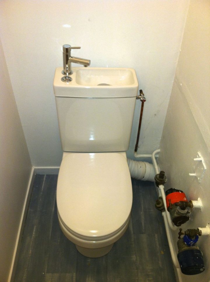 Plombier Installation Wc destiné Combien Coute Un Plombier Pour Deboucher Les Toilettes