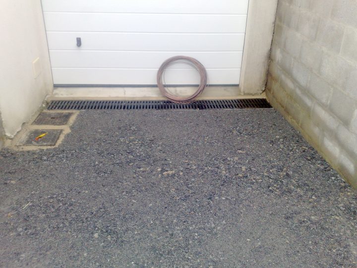 Pose D Un Caniveau – Matériaux Aménagement Extérieur pour Pose Caniveau Douche Pose D Un Caniveau – Matériaux Aménagement Extérieur pour Pose Caniveau Douche