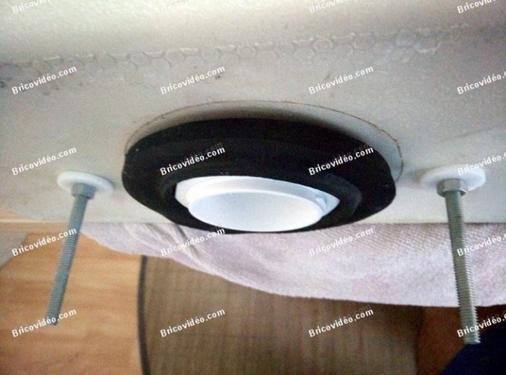 Problème Fuite Wc Jacob Delafon – Perte Ou Fuite D'Eau concernant Fuite D Eau Toilette Problème Fuite Wc Jacob Delafon – Perte Ou Fuite D'Eau concernant Fuite D Eau Toilette