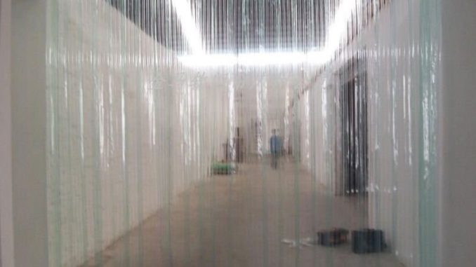 Quels Sont Les Avantages Des Rideaux Plastiques intérieur Rideau Plastique Industriel