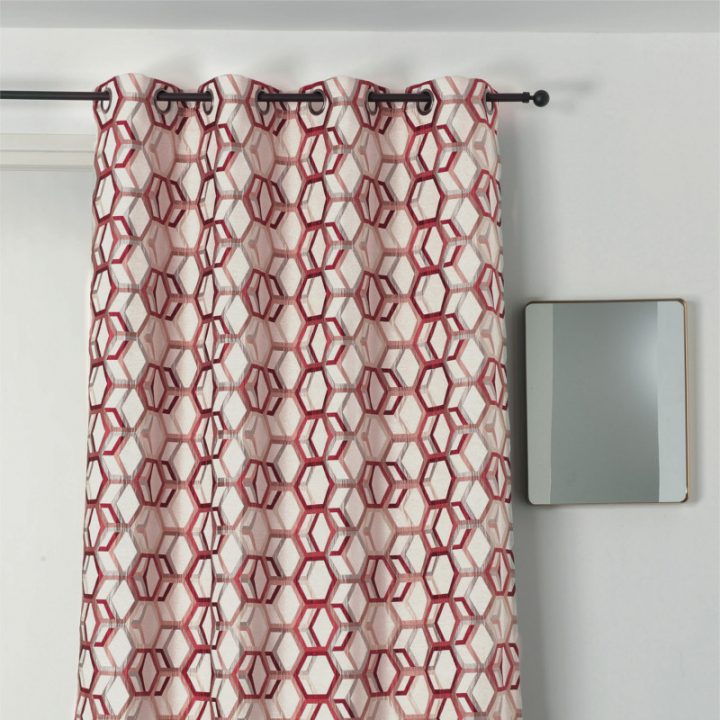 Rideau À Œillets – Motif Géométrique Rouge Et Argent destiné Rideau Motif Geometrique Rideau À Œillets – Motif Géométrique Rouge Et Argent destiné Rideau Motif Geometrique