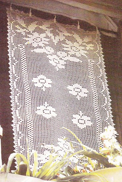 Rideau Au Crochet "Marguerite" Avec Tuto – Le Blog De serapportantà Rideaux A Crochet