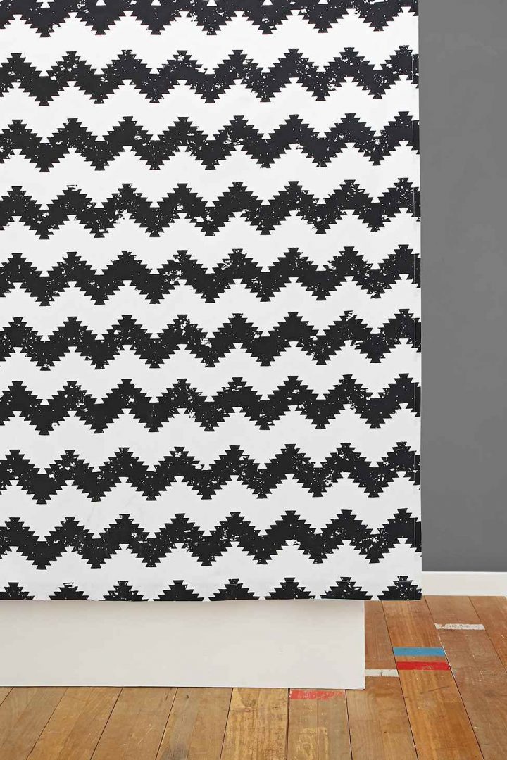 Rideau De Douche À Chevrons Et Motifs Géométriques Noirs tout Rideau De Douche Noir Et Blanc Rideau De Douche À Chevrons Et Motifs Géométriques Noirs tout Rideau De Douche Noir Et Blanc