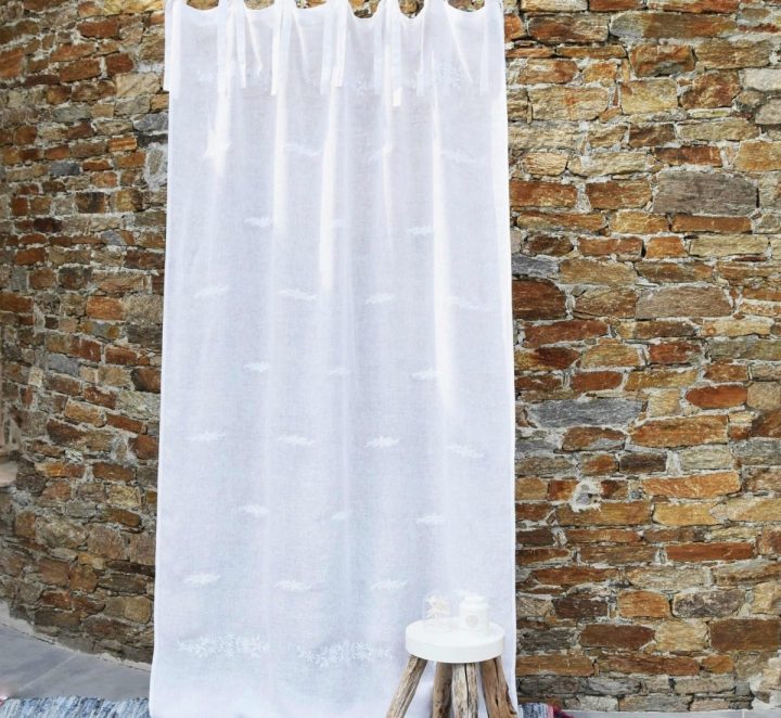 Rideau En Lin Blanc Saint Paul De Vence – Le Monde De Rose intérieur Rideaux Lin Blanc Cassé Rideau En Lin Blanc Saint Paul De Vence – Le Monde De Rose intérieur Rideaux Lin Blanc Cassé