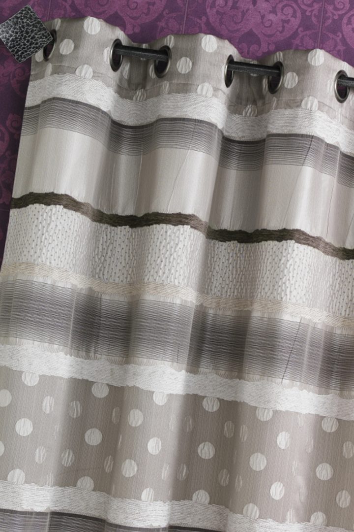 Rideau Mauve Avec Rayures – Decorhouse concernant Rideau Mauve Et Blanc Rideau Mauve Avec Rayures – Decorhouse concernant Rideau Mauve Et Blanc