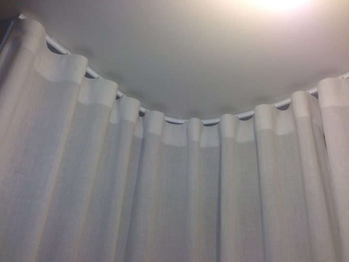 Rideau Pour Dressing, Sur Rail Cintré, Tête Wave avec Tringle A Rideau Pour Tete De Lit