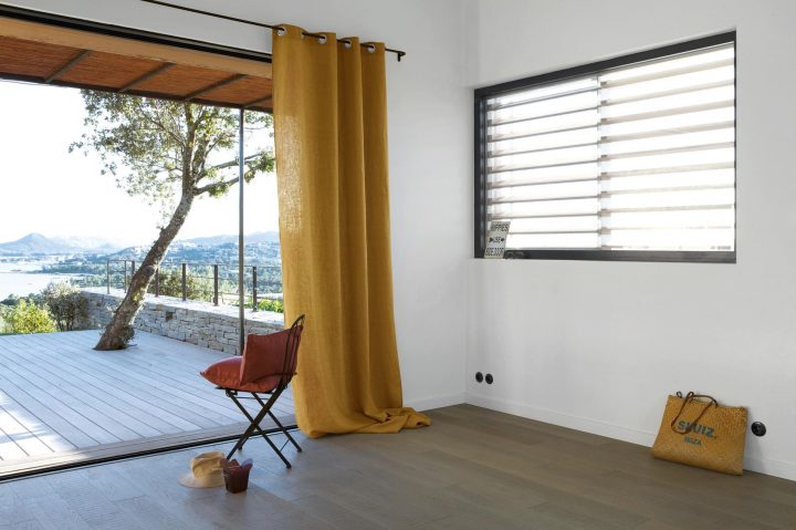 Rideaux : 20 Nouveautés Pour Habiller Ses Fenêtres Avec avec Rideaux À Poser Sur Fenêtres